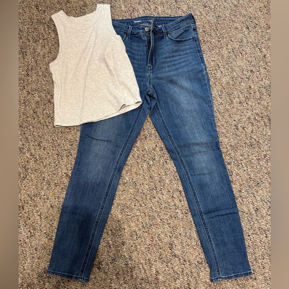 2/$15 Old Navy High Rise Super Skinny Jeans